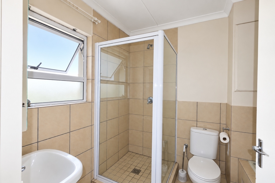 To Let 2 Bedroom Property for Rent in Buh Rein Estate Western Cape